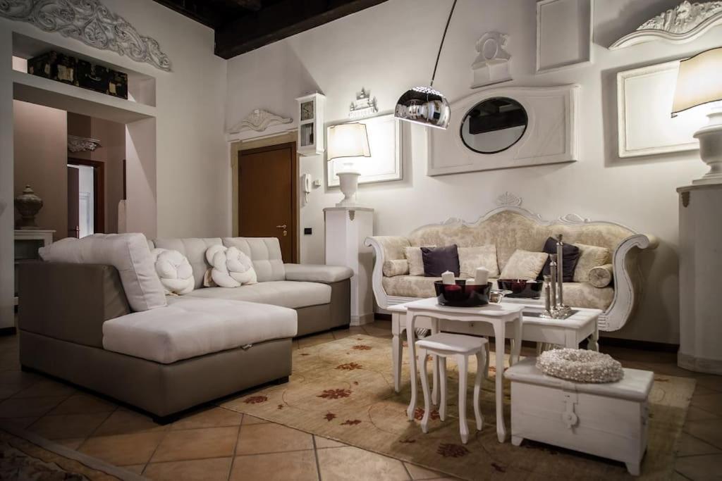 Piazza Erbe Luxury Apartment Verona Exteriér fotografie